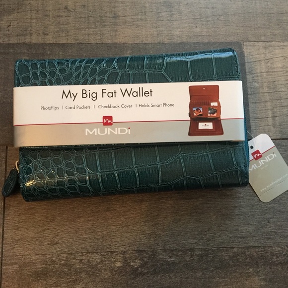 MUNDI Handbags - NWT MUNDI Big Fat Wallet